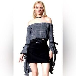 STORETS GRAY TWEED TOP